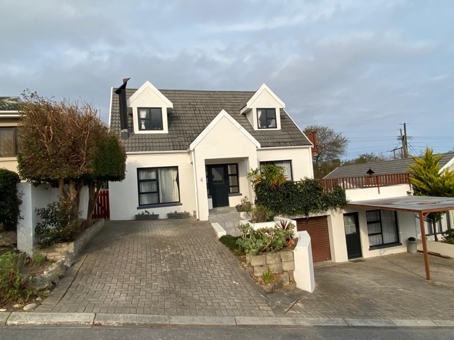 4 Bedroom Property for Sale in King George Park Western Cape